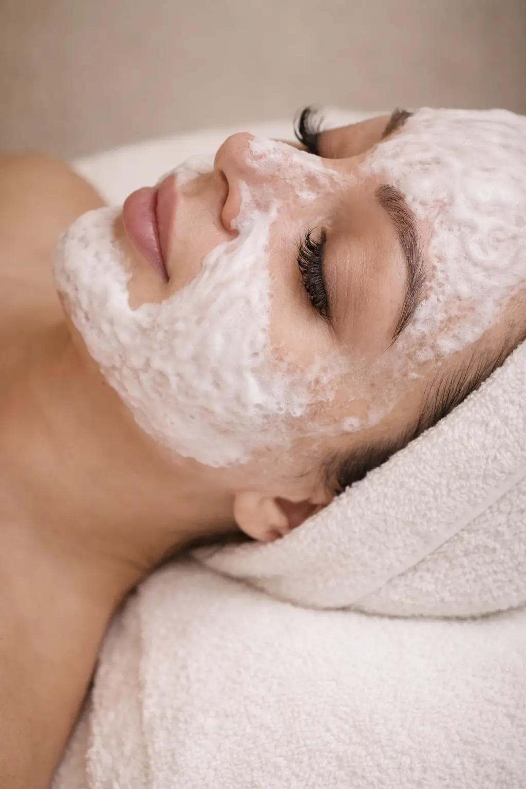 Oxygen facial treatment to brighten skin and improve hydration for a radiant glow